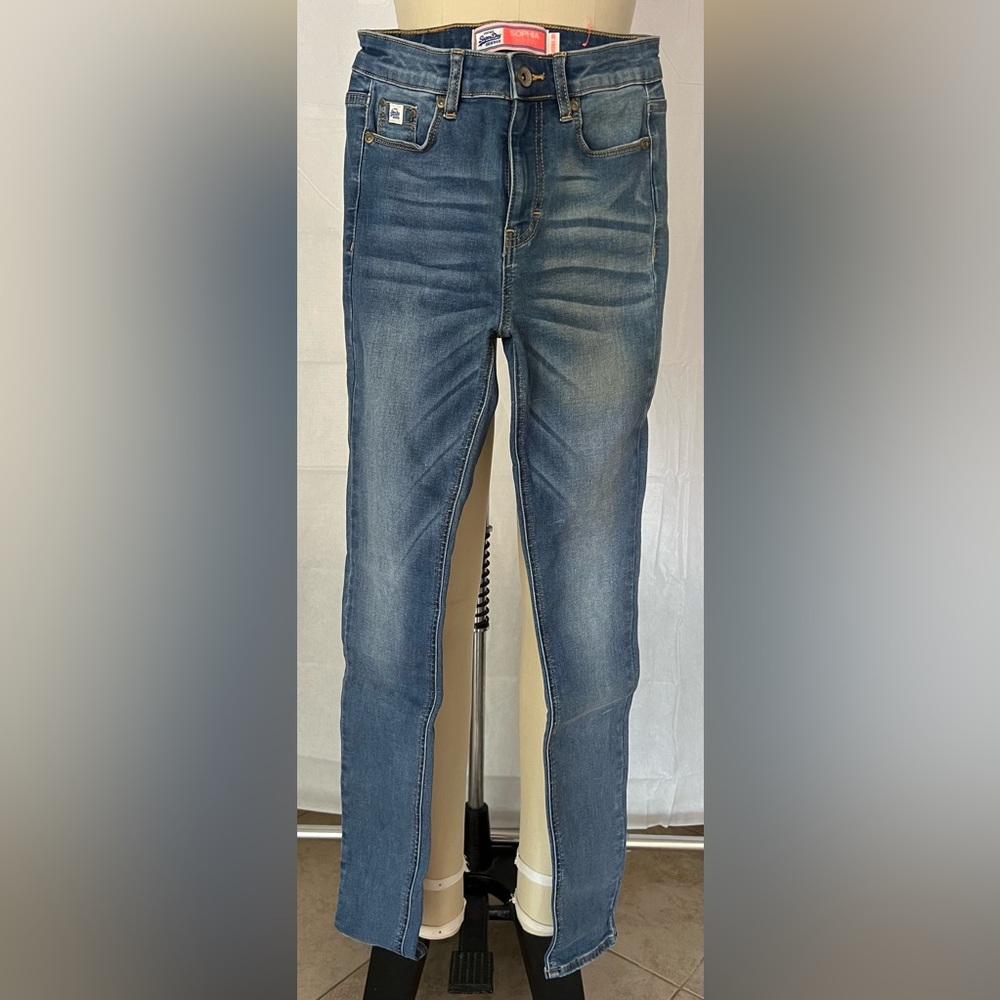 Superdry. Women’s 24/30. Denim skinny jean.